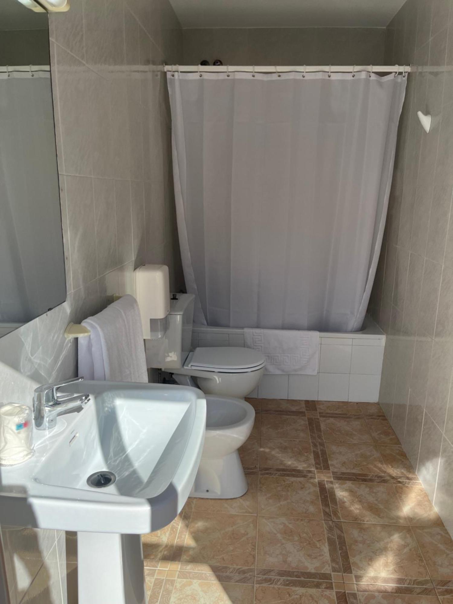 Hostal Barbate Exterior photo